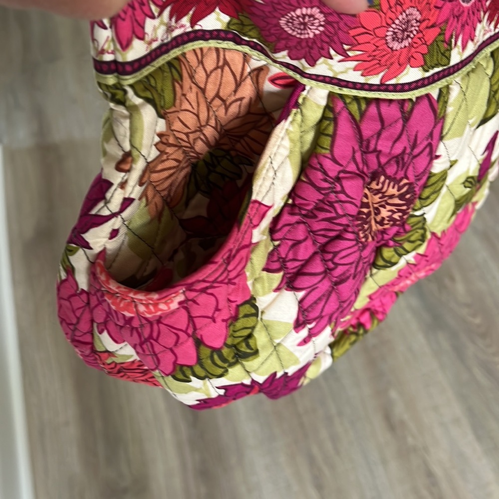 Vera Bradley Bag ~HELLO DAHLIA~ RETIRED PATTERN. - Picture 8 of 11